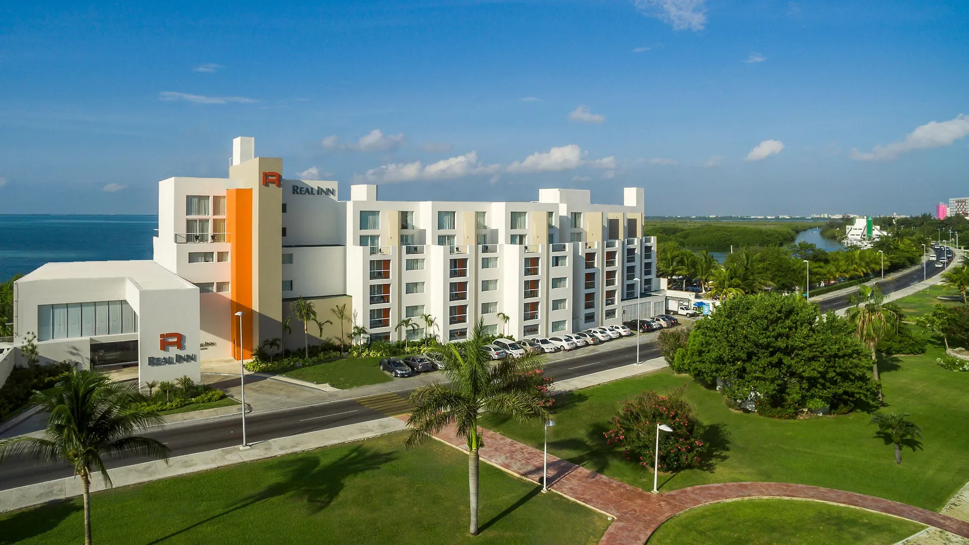Real Inn Cancun 4*,